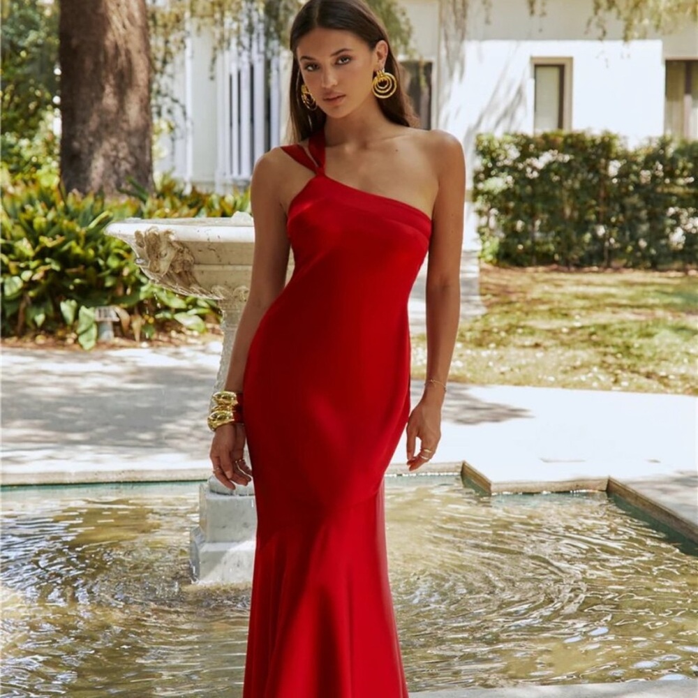 Hello Molly ROMANTIC AFFAIR SATIN ONE SHOULDER MAXI DRESS MAROON size US 4 (S)